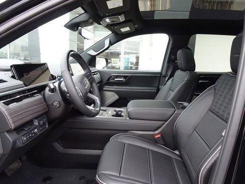 New 2025 GMC Sierra EV Denali AWD/4WD image 11