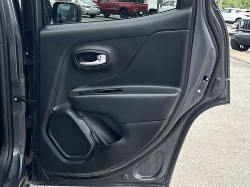 Certified 2022 Jeep Renegade Latitude w/ Convenience Group AWD/4WD image 23