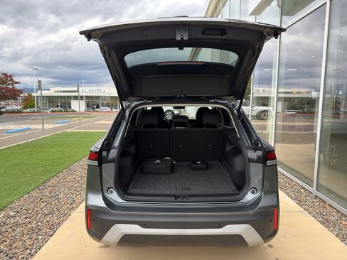 New 2025 Volkswagen Tiguan S image 8