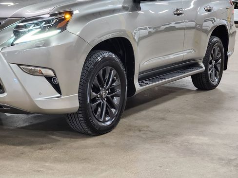 Used 2023 Lexus GX 460 Premium image 18