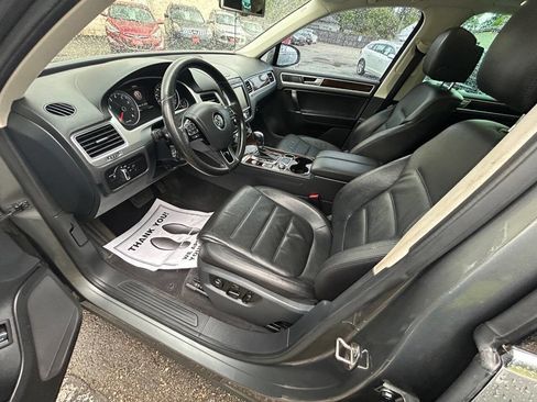 Used 2016 Volkswagen Touareg VR6 AWD/4WD image 5