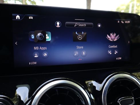 Used 2026 Mercedes-Benz GLA 250 image 11