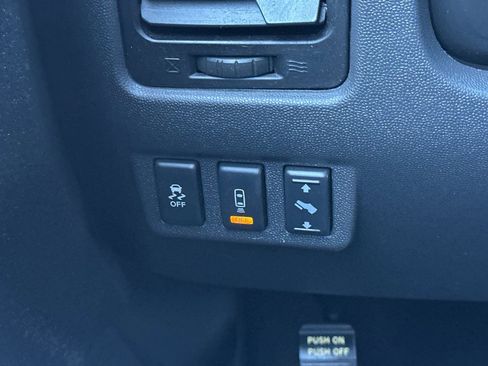 Used 2013 Nissan Titan 4x4 Crew Cab image 29