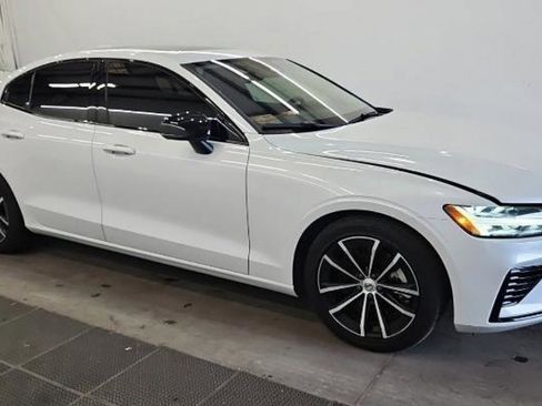 Used 2023 Volvo S60 T8 Core AWD/4WD image 4
