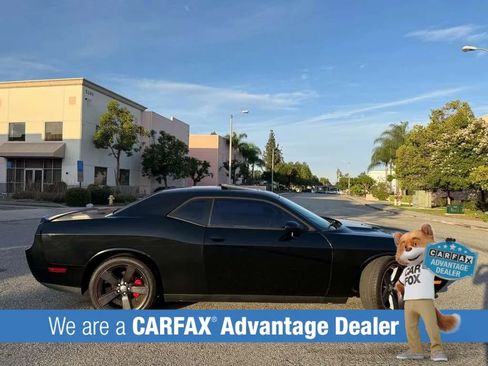 Used 2014 Dodge Challenger SXT RWD image 3