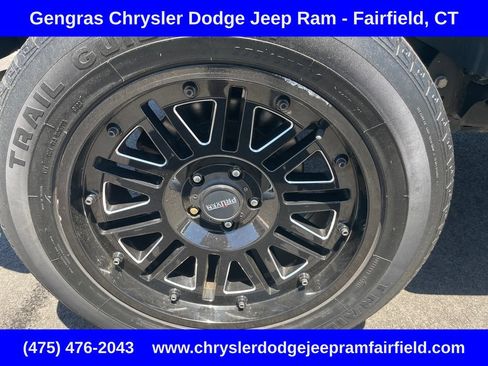 Used 2018 Jeep Wrangler Unlimited Sahara AWD/4WD image 23