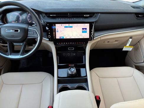 New 2026 Jeep Grand Cherokee L Limited RWD image 20