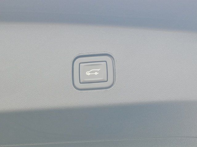 Certified 2024 Cadillac Lyriq Luxury w/ LPO, Floor Liner Package AWD/4WD image 28