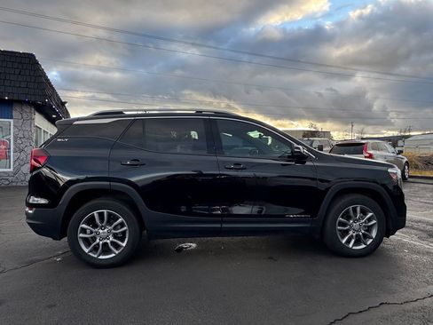 Used 2022 GMC Terrain SLT w/ Infotainment Package II image 13