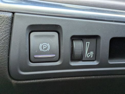 Used 2022 Cadillac XT5 Luxury image 15