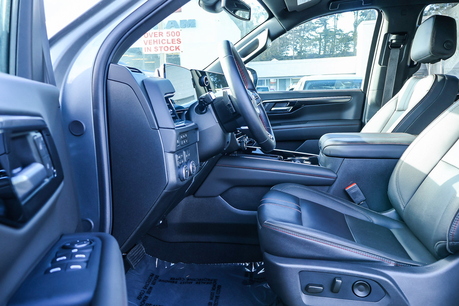 Used 2026 Chevrolet Tahoe RST AWD/4WD image 2
