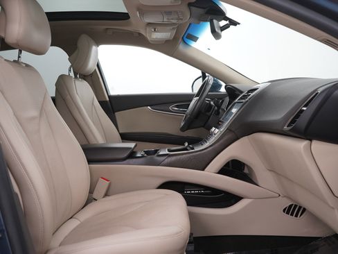 Used 2019 Lincoln Nautilus Reserve AWD/4WD image 14