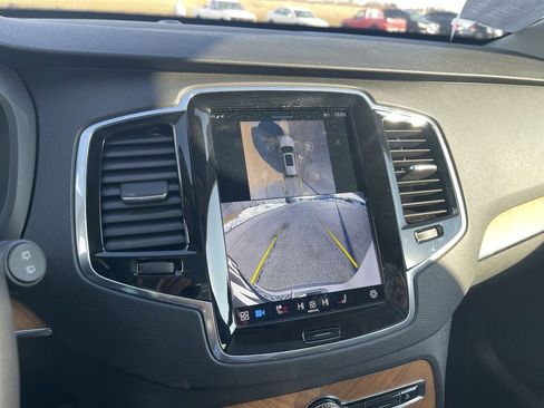 Used 2025 Volvo XC90 B6 Plus image 29