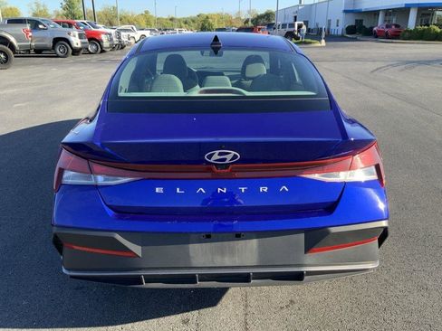 Used 2024 Hyundai Elantra SEL image 8