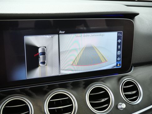 Used 2020 Mercedes-Benz E 350 4MATIC Sedan image 29