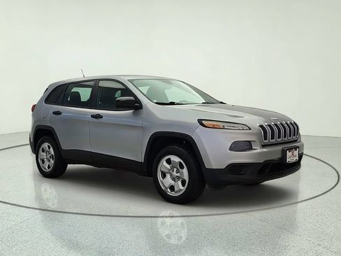 Used 2015 Jeep Cherokee Sport w/ Trailer Tow Group FWD image 8