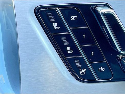 New 2026 Cadillac Vistiq Luxury image 19