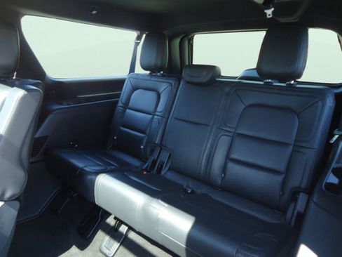 Certified 2023 Lincoln Navigator L Reserve AWD/4WD image 33