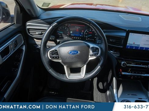 Used 2022 Ford Explorer Limited w/ Equipment Group 301A image 5