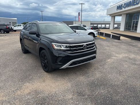 Used 2022 Volkswagen Atlas Cross Sport SE FWD image 1