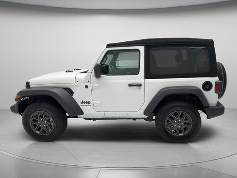 Used 2024 Jeep Wrangler Sport AWD/4WD image 7