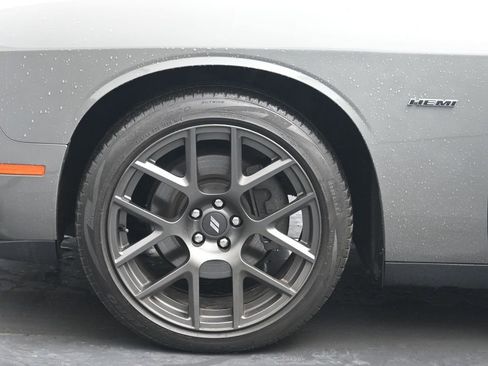 Used 2017 Dodge Challenger R/T RWD image 21