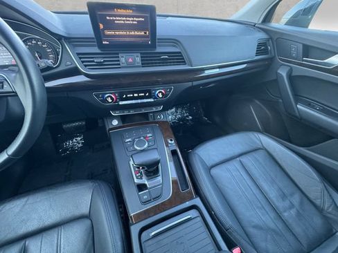 Used 2020 Audi Q5 2.0T Premium w/ Convenience Package AWD/4WD image 3