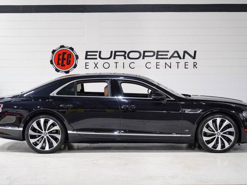 Used 2022 Bentley Flying Spur V8 image 6