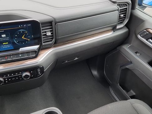 Used 2025 Chevrolet Silverado 1500 LT AWD/4WD image 6