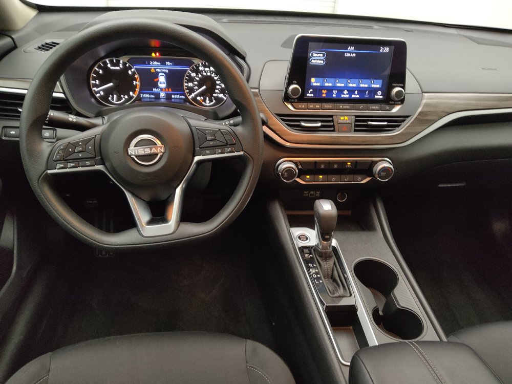 Used 2025 Nissan Altima 2.5 SV FWD image 22