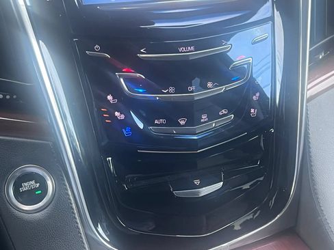 Used 2019 Cadillac Escalade ESV Luxury AWD/4WD image 15