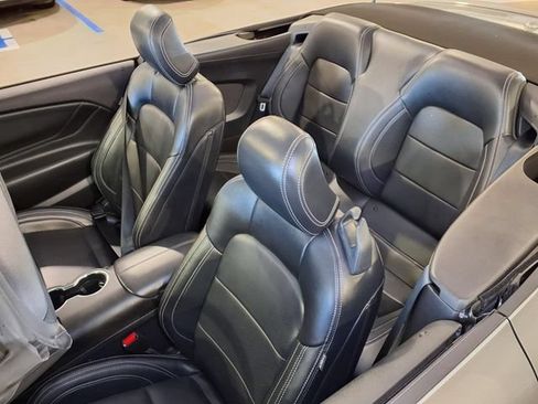 Used 2025 Ford Mustang Premium RWD image 29