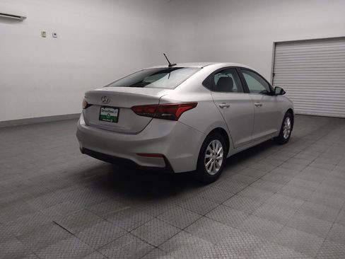Used 2022 Hyundai Accent SEL FWD image 9