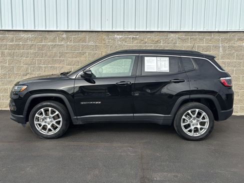 Used 2023 Jeep Compass Latitude w/ Sun and Sound Group AWD/4WD image 36