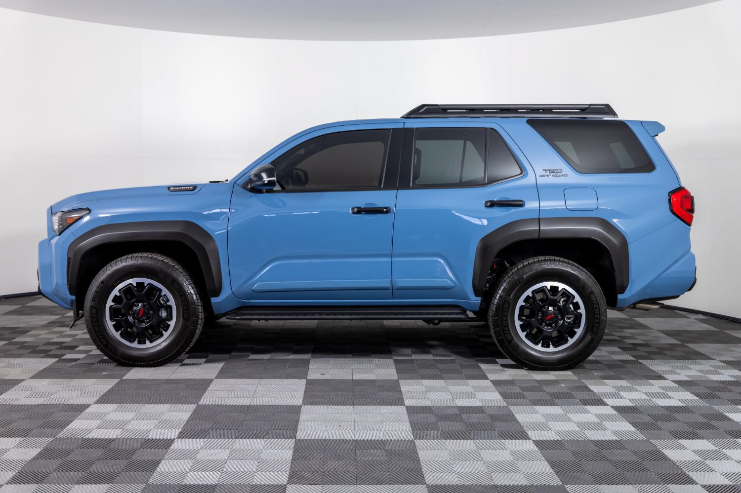 Used 2025 Toyota 4Runner TRD Off-Road AWD/4WD image 3
