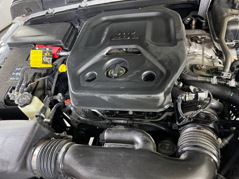 Used 2023 Jeep Wrangler Unlimited Sahara AWD/4WD image 29