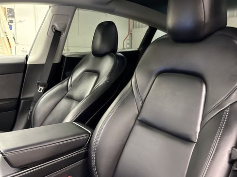 Used 2023 Tesla Model 3 Standard Range image 5