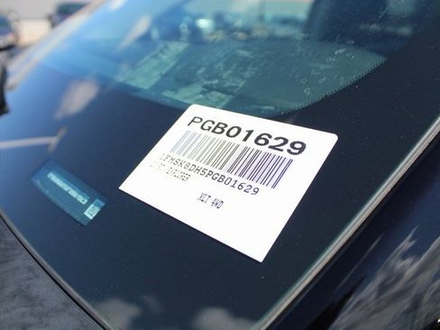 Used 2023 Ford Explorer XLT image 32