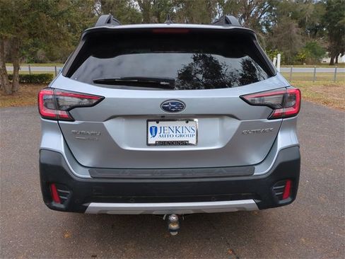 Used 2022 Subaru Outback Limited image 5