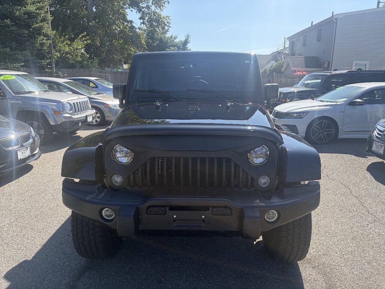 Used 2016 Jeep Wrangler Unlimited Sahara AWD/4WD image 2