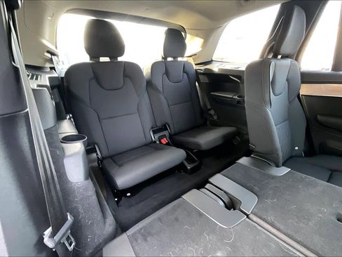 Used 2025 Volvo XC90 B6 Core w/ Protection Package Premier image 31