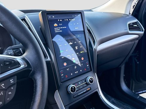 Certified 2024 Ford Edge SEL w/ Convenience Package image 9