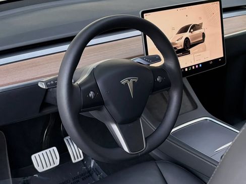 Used 2023 Tesla Model Y Performance AWD/4WD image 13