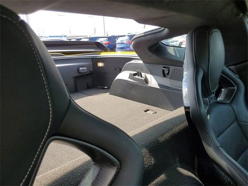 Used 2015 Chevrolet Corvette Z06 w/ 3LZ Preferred Equipment Group image 24