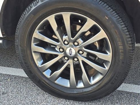 Used 2021 Ford Expedition Limited RWD image 10