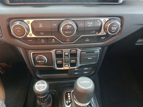 New 2025 Jeep Gladiator Sport image 41