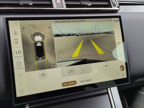New 2026 Land Rover Range Rover Velar Dynamic SE AWD/4WD image 30