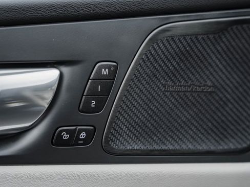 Used 2023 Volvo XC60 B5 Ultimate w/ Climate Package image 35