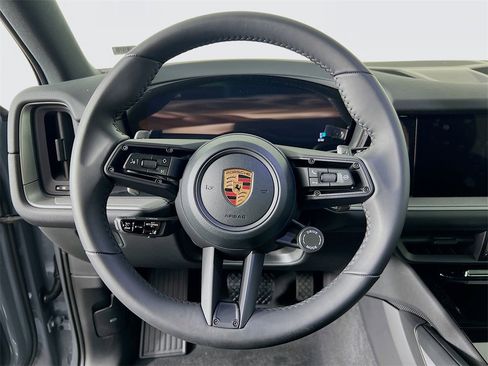 New 2026 Porsche Cayenne Base image 12