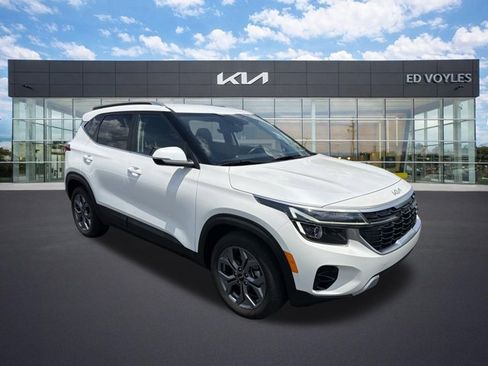 Certified 2024 Kia Seltos S FWD image 1
